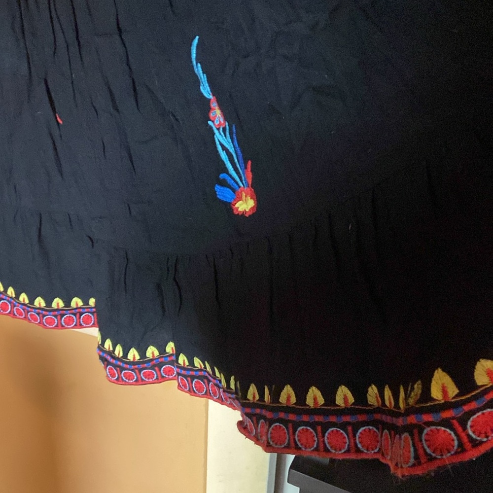 DONATED Solitaire Black Midi Dress with Vibrant Embroidery - Picture 5 of 9
